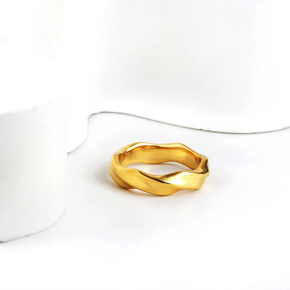 Twisted Heart Ring
