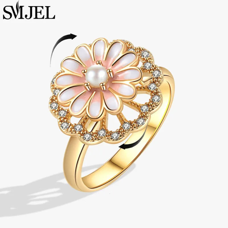 Crystal Bloom Spinner Ring